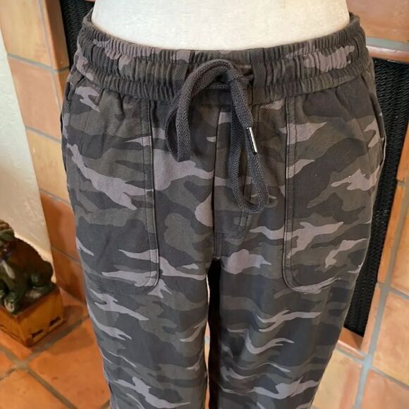 Athleta Camo Farallon Jogger, 2! - Picture 2 of 10